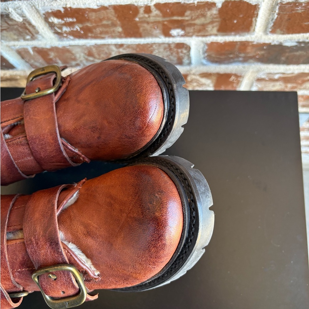 Frye Vanessa Tanker Real Fur Shearling Cognac Leather Short Boots Size 6.5 NWT - Picture 11 of 16